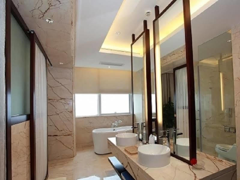 Golden Shining New Century Grand Hotel Bắc Hải Ngoại thất bức ảnh